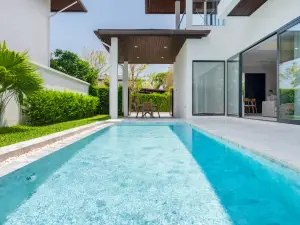 Golf high-end private pool three-bedroom villa