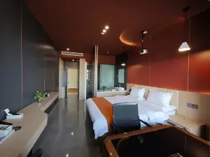 Fenxi Hongyuan Business Hotel
