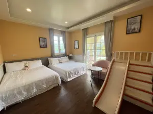 Isa Butterfly Kids B&B
