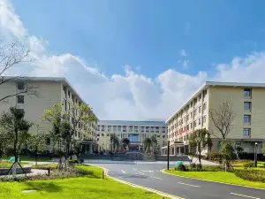 Luoping Oriental Garden Hotel