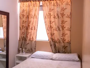 Hostal Paracas I