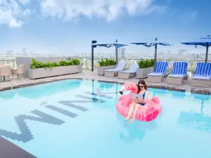Wink Hotel Tuy Hoa Beach - 24hrs stay & Rooftop Pool Bar