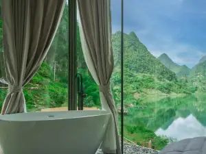 Lakeside Homestay
