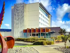 JetPark Auckland Airport Hotel