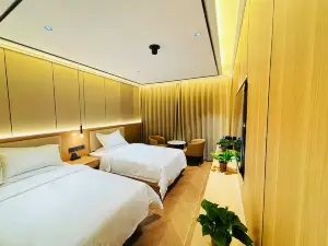 Cloud Hotel