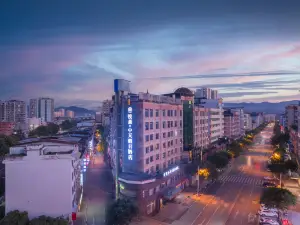 โรงแรม ฮอลิเดย์ เยวเซิน อี้เหมยเจีย จงเทียน