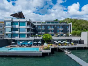 Two Seasons Coron Bayside Hotel