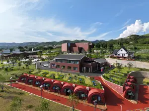 Danfeng Wine House · Heyuan Wine Tank Homestay