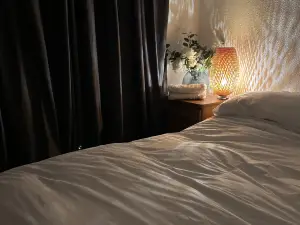 The little flowers home