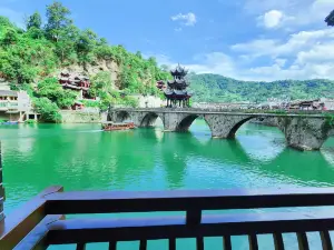 Zhenyuan Dream pavilion inn