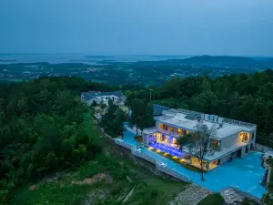 Floral Hotel · Zongyang Jiuquyuan Hotel (Huanggongshan Branch)