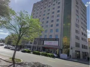Yulin Hongtai Grand Hotel