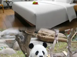Mingyue Lake Hotel (Guangxi University Zoo Subway Station)