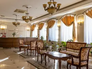 Golden Hotel