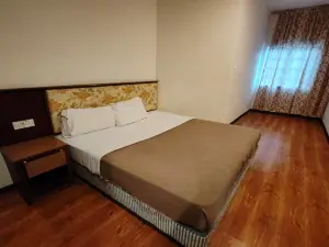 Iris House Resort & Apartment