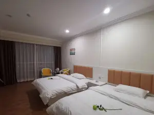 Golden Night Hotel