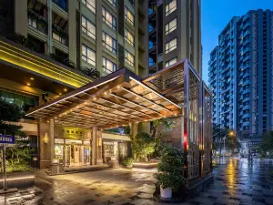 Qingtong City Hotel (Chengdu Kuanzhai Alley Huapaifang Subway Station Branch)