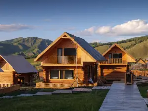 Yinshan·33 Vacation Homestay (Baihaba Store Scenic Area)