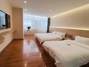 Delingha Lippo Hotel