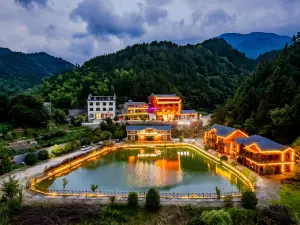 Yueqixi·Small Village Homestay (Tiantangzhai Scenic)