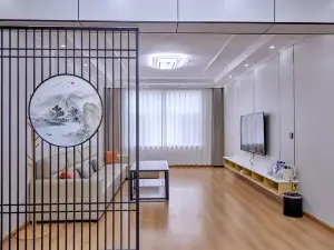 Chenjing Homestay (Delingha Olympic Plaza Xihai Park)