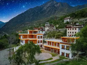 白瑪康欽·山景星空villa