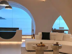 Cloud Coast Hotel
