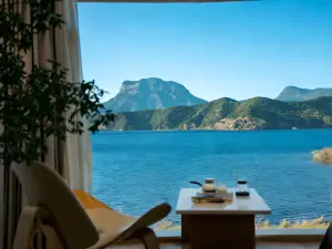 瀘沽湖前湖·月遙全湖景度假飯店（瀘沽湖普洛碼頭店）