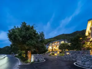 Floral Lux Hotel·Jiuhuashan Yanqi Lake Bay Homestay