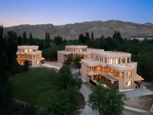 Trip.com Group Country Retreats (Ningxia Zhongning Huangyang Guluo Joint Resort）