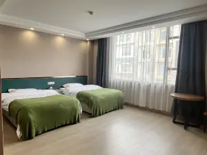 Mingyue Exquisite Hotel (Ganzi Airport Avenue Branch)