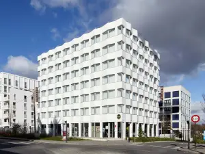 B&B Hotel Massy Gare TGV