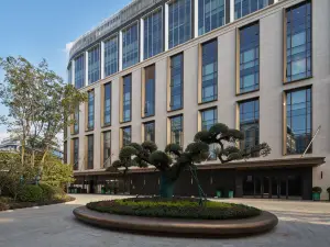 Surya Hotel Shanghai New Hongqiao Center