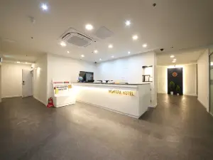 ハイフェレ ホテル