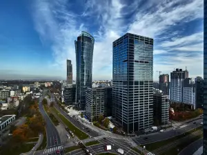 Holiday Inn Express Warsaw - the Hub