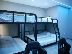 Qinggang Oubo E-sports Hotel