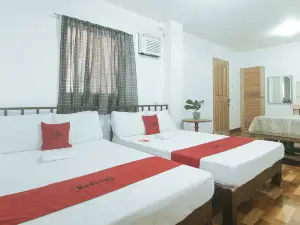 RedDoorz @ Joels Apartelle