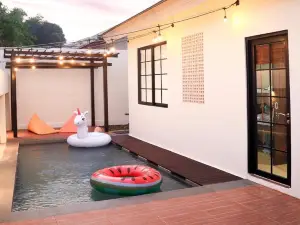 Suisen by Semusim Villa