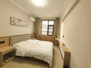 Chunhua Four Seasons Hotel (City Plaza)