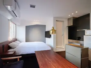 7 Days Hotel Plus