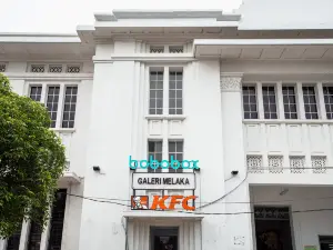 Bobopod Kota Tua, Jakarta