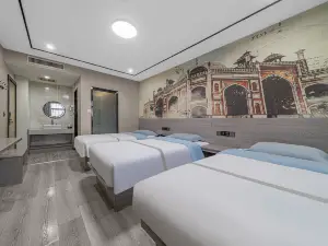 City 118 hotel chain (Dali Bus Station)