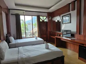 Thavisouk Hotel, Vang Vieng LAOS