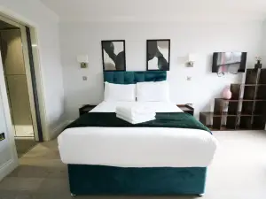 Viridian Apartments in High Street Kensington Serviced Apartments - Cheniston Gardens