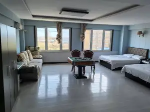 Shuangyan Hotel