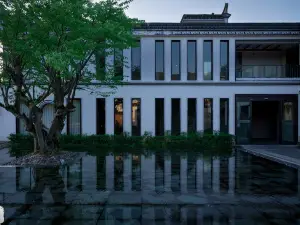 Meixuxicheng Taohua Villa (Taohuatan Scenic Area Branch)
