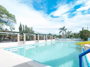 RedDoorz @ Royal Grande Beach Resort Batangas