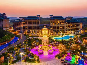 Freely Hover Golden Shuitai Hot Spring Town