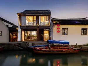 Yueyue Space Homestay (Zhouzhuang Ancient Town)