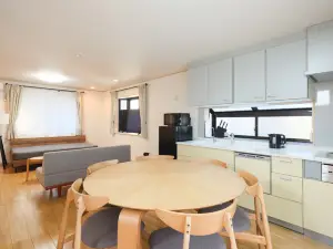 Setagaya Family House